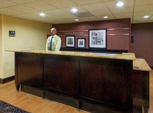 Hampton Inn College | Highlands - Perkins