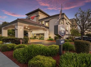Hampton Inn Suites | Hayward