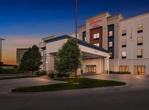 Hampton Inn Dodge Road Mill | West Omaha