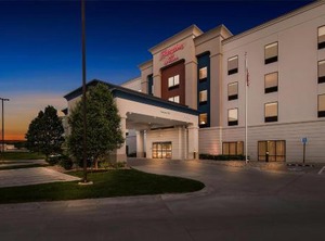 Hampton Inn Dodge Road Mill | West Omaha