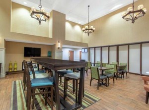 Hampton Inn Suites | Latham
