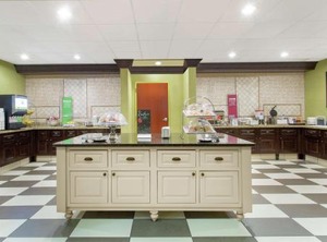 Hampton Inn Suites | Latham