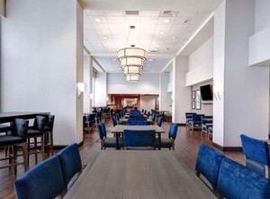 Hampton Inn Suites Alexandria Town | Jefferson Manor