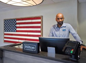Hampton Inn Suites Alexandria Town | Jefferson Manor