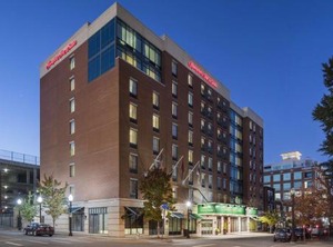 Hampton Inn Suites | Downtown Little Rock