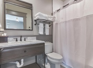Harborwalk Lodge | Hitchcock