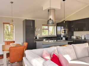 Pinewood Retreat | Combpyne