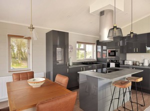 Pinewood Retreat | Combpyne