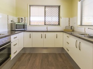 Hibiscus Holiday | Urangan