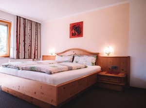 Ferienhaus Bach Für Personen Mit Schlafzimmer | Bach