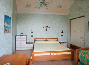 Holiday Scala Persons Bedrooms | Pontone
