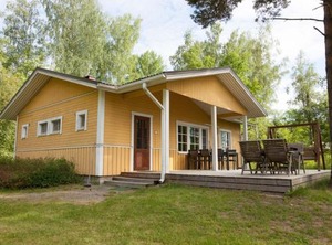 Keltalilja | Ikaalinen