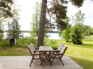Keltalilja | Ikaalinen