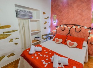 Holiday Laroya Persons Farmhouse | Laroya