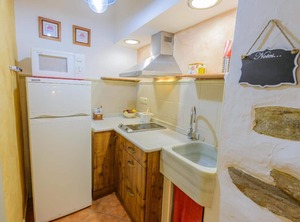 Holiday Laroya Persons Farmhouse | Laroya