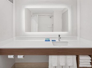 Holiday Inn Express Forsyth Ihg Hotel | Byron