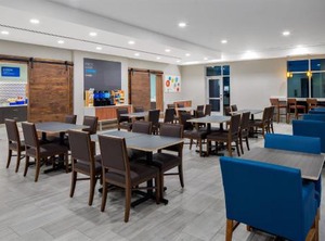 Days Inn | North Overton