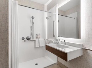 Holiday Inn Express Vancouver North Ihg Hotel | Pleasant Valley