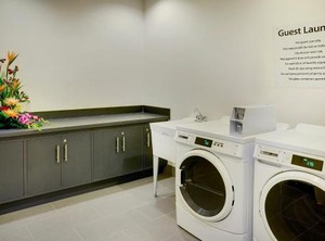 Holiday Inn Hotel London Ihg | White Oaks