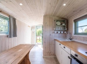 Honeysuckle Farm Hut Suffolk Holidays Air Manage | Bedfield
