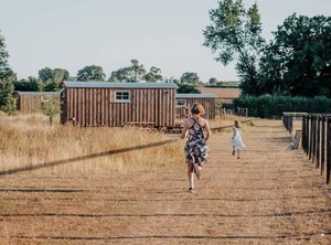 Honeysuckle Farm Hut Suffolk Holidays Air Manage | Bedfield