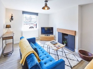 Host College Square | Stokesley
