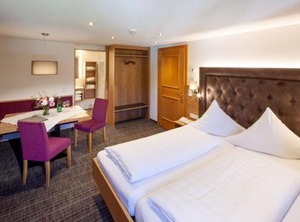 Hotel | Damuels
