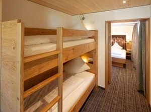 Hotel | Damuels