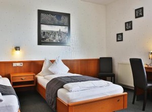 Frankfurt | Bauschheim