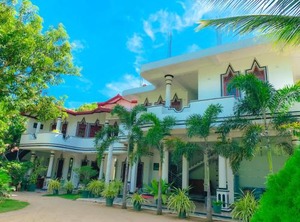 Hotel River | Debarawewa