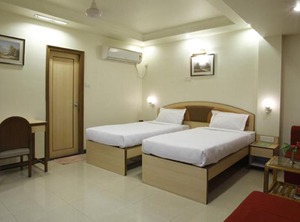 Hotel Suyash | Sadashiv Peth