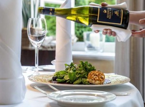 Hotel Zur | Gross Meckelsen