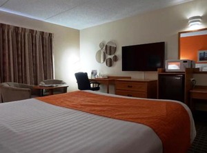Howard Johnson | Tillsonburg