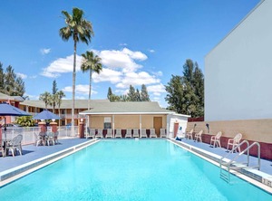 Howard Johnson | Fort Myers