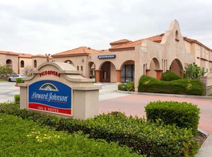 Howard Johnson | El Rancho
