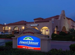 Howard Johnson | El Rancho