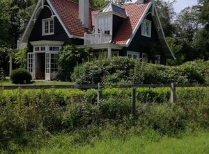 Huize Koempoelan | Naarden