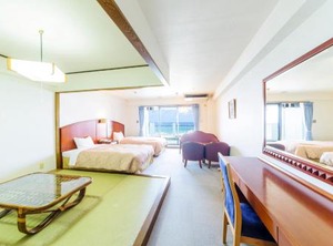 Onna Marine Palace | Maeganeku