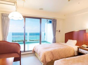 Onna Marine Palace | Maeganeku