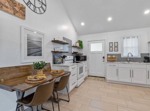 Carey Bay Cottage | Grove