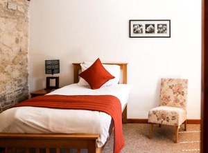Kingston Country Courtyard | Kingston