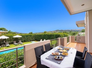 Klironomos Art Villa | Vatolakkos