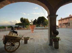La Piazza Di San Donato | San Donato in Fronzano