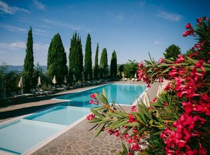 La Piazza Di San Donato | San Donato in Fronzano