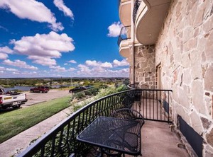 La Quinta | Marble Falls