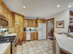 Settlers Dr | Peak 8