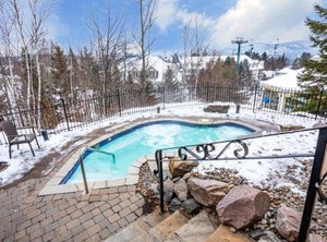 Lodge De La Montagne | Mont-Tremblant Pedestrian Village