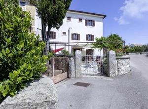 Lorenzo Klanice Haus Für Personen | Tribulje