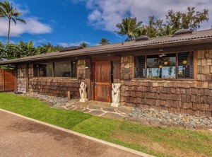 Hawaii Life Rentals Presents Beachfront Hanalei Bay | Hanalei
