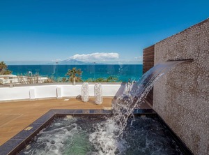 Villa Cavo Mare Jacuzzi | Neromilos